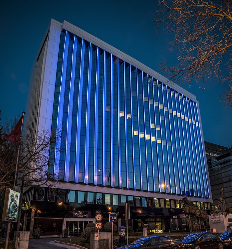 Hogan Lovells Inel 2000