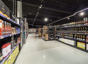 renovación integral del centro Supercash en Avilés